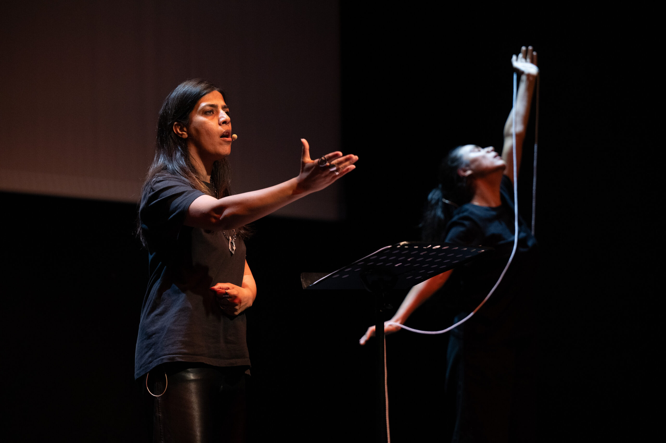 SOIRÉE SPÉCIALE  BADJENS  : FEMME, VIE, LIBERTÉ, Une performance entre la musique, le théâtre et la littérature écrite et conçue par Delphine Minoui.